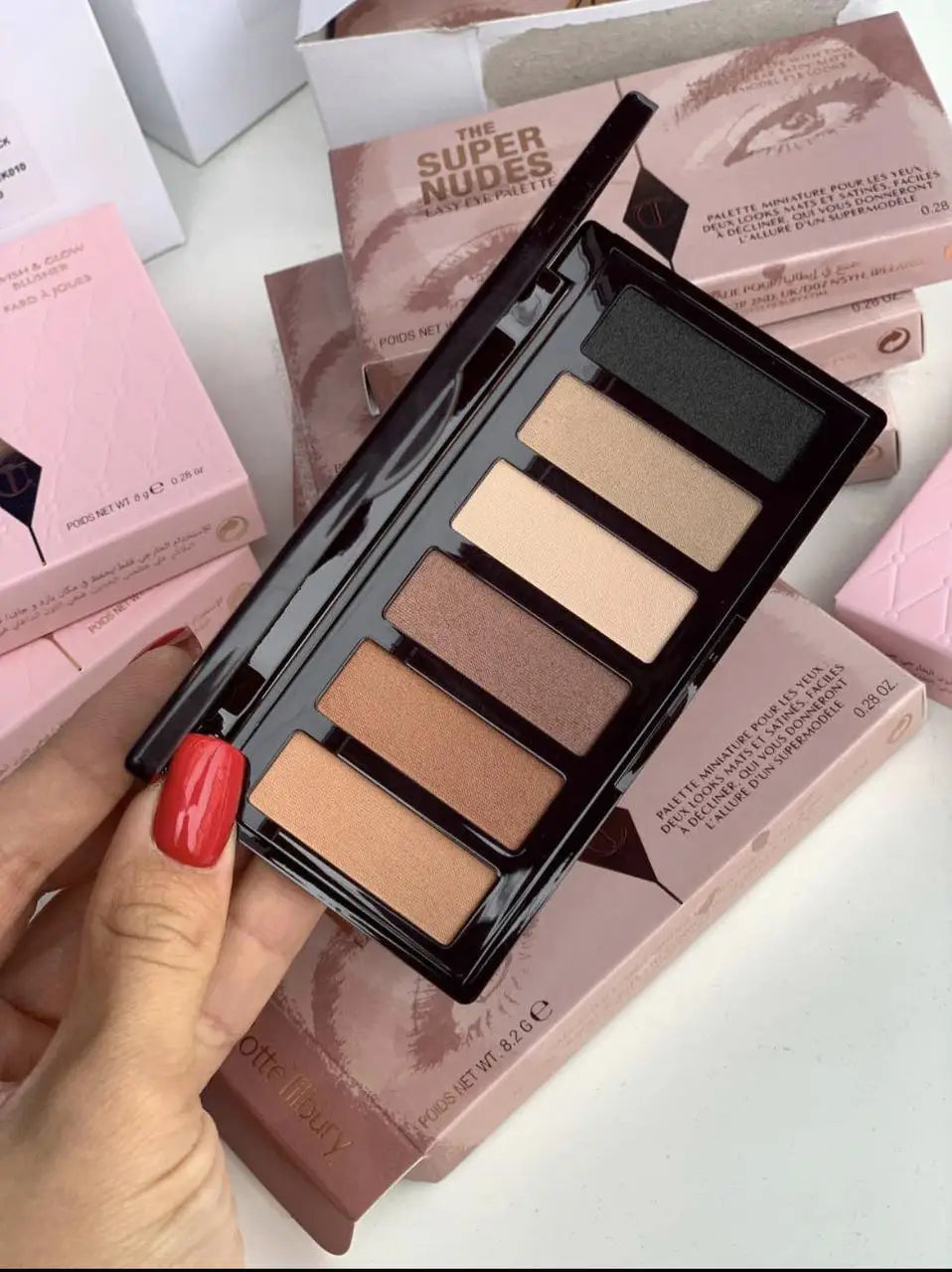 Charlotte Tilbury - Super Nudes Easy Eyeshadow Palette for Effortless, Sophisticated Looks®