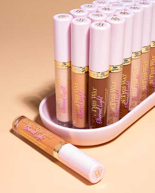 كريم إخفاء العيوب المضيء من Too Faced Born This Way Ethereal Light – Radiant Coverage®