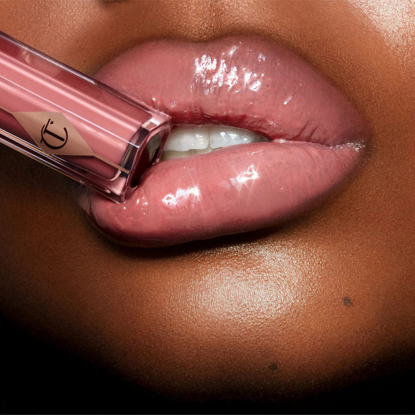 Charlotte Tilbury – Lip Lustre Lip Gloss in Pillow Talk®