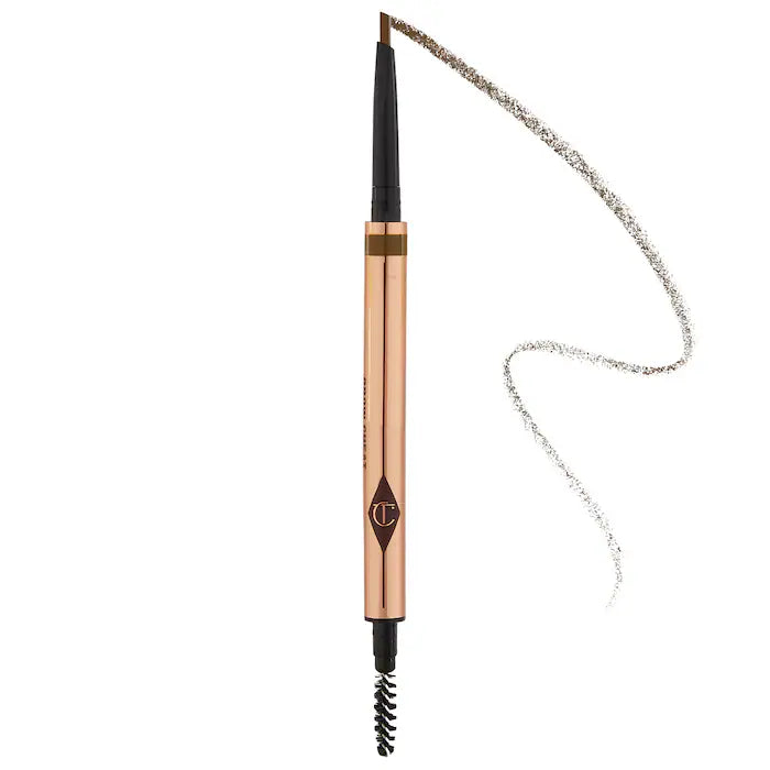 قلم الحواجب القابل لإعادة التعبئة Brow Cheat من Charlotte Tilbury® للحصول على حواجب محددة بشكل مثالي