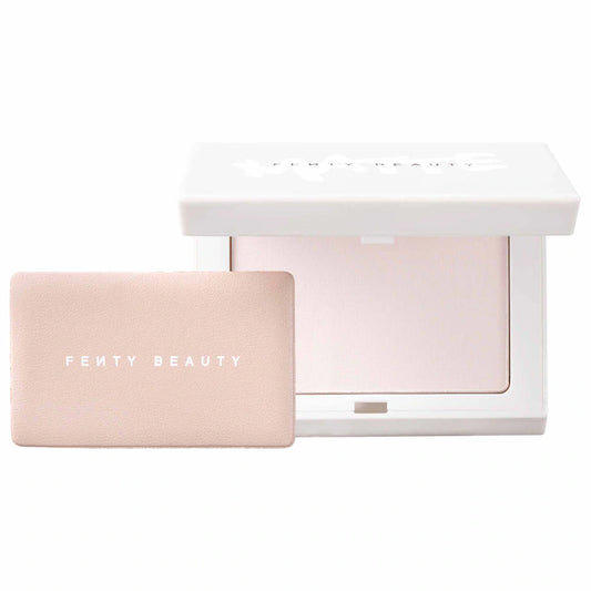 بودرة التثبيت والتنشيف الفورية Invisimatte® من Fenty Beauty