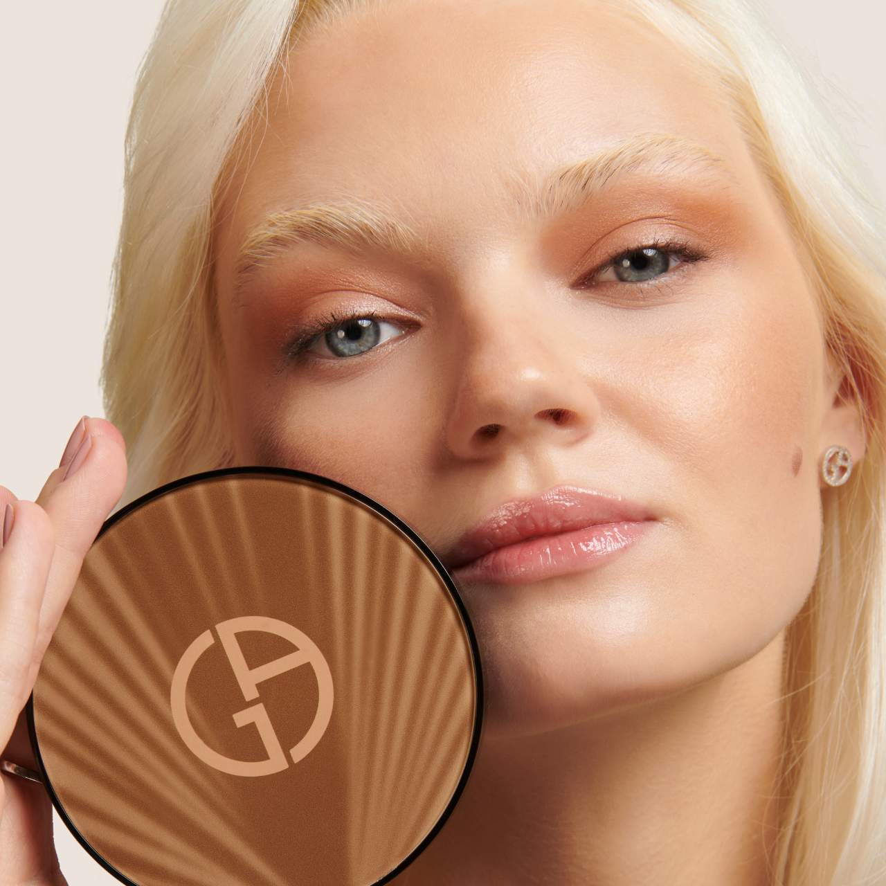 Armani Beauty - Luminous Silk Creamy Bronzing Powder®